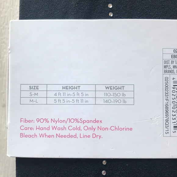 trendy black holiday tights // stockings🎄 - Picture 3 of 5